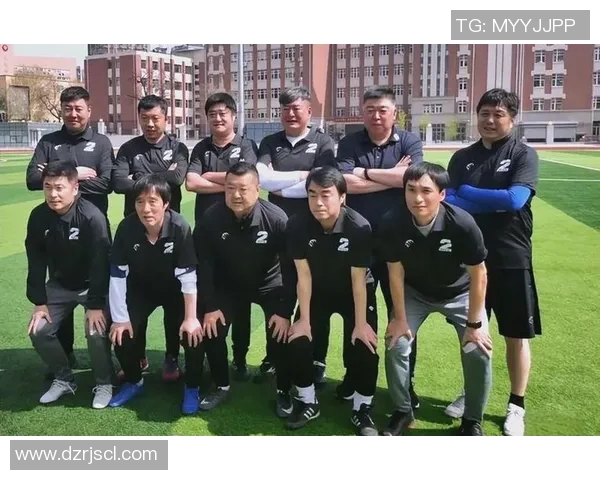 足球明星徐弘的传奇人生与职业生涯全景回顾